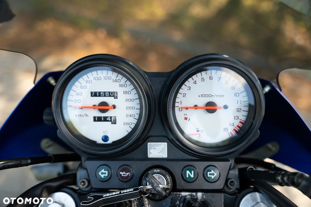 Honda Hornet - 24