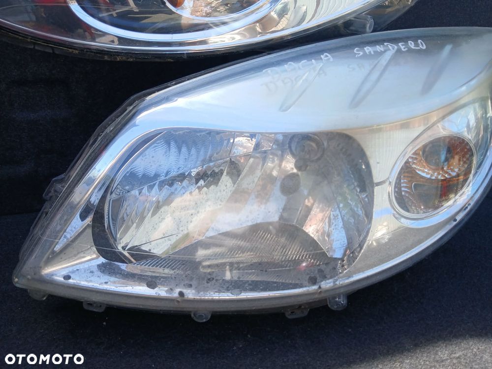 Dacia Sandero Lampa przednia lewa, prawa - 2