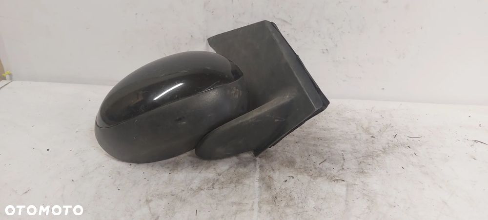 .  LUSTERKO MANUALNE TOYOTA AYGO EXLD CZARNE - 4
