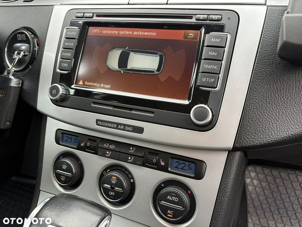 Volkswagen Passat - 16