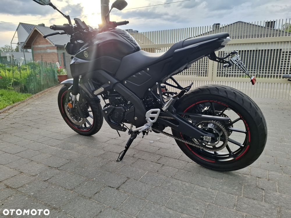 Yamaha MT - 28