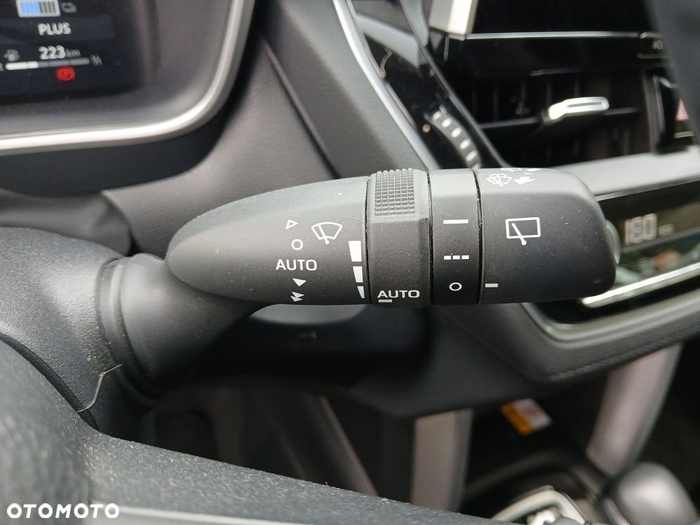 Toyota Corolla Cross - 25