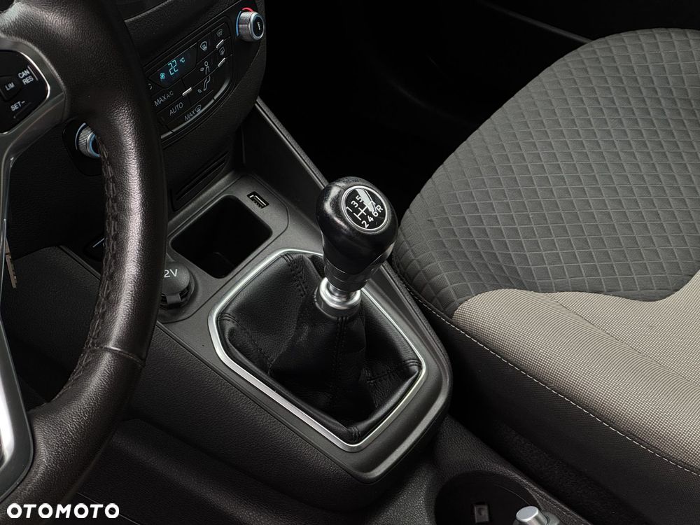 Ford Tourneo Courier 1.0 EcoBoost Titanium - 11