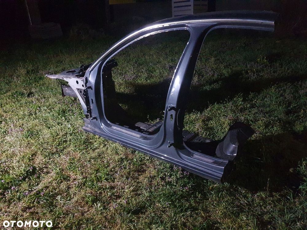 fartuch próg słupek lewy Audi A4 B8 LZ7H - 1