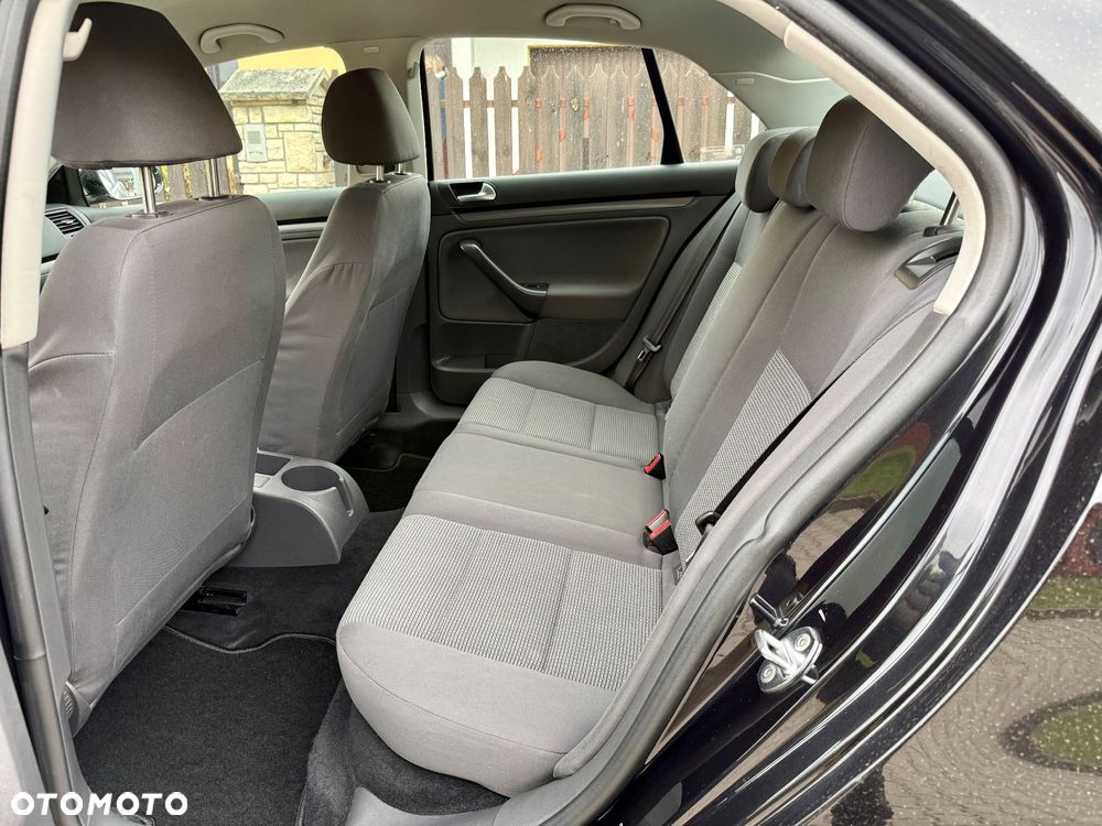 Volkswagen Jetta 1.4 TSI Trendline - 9