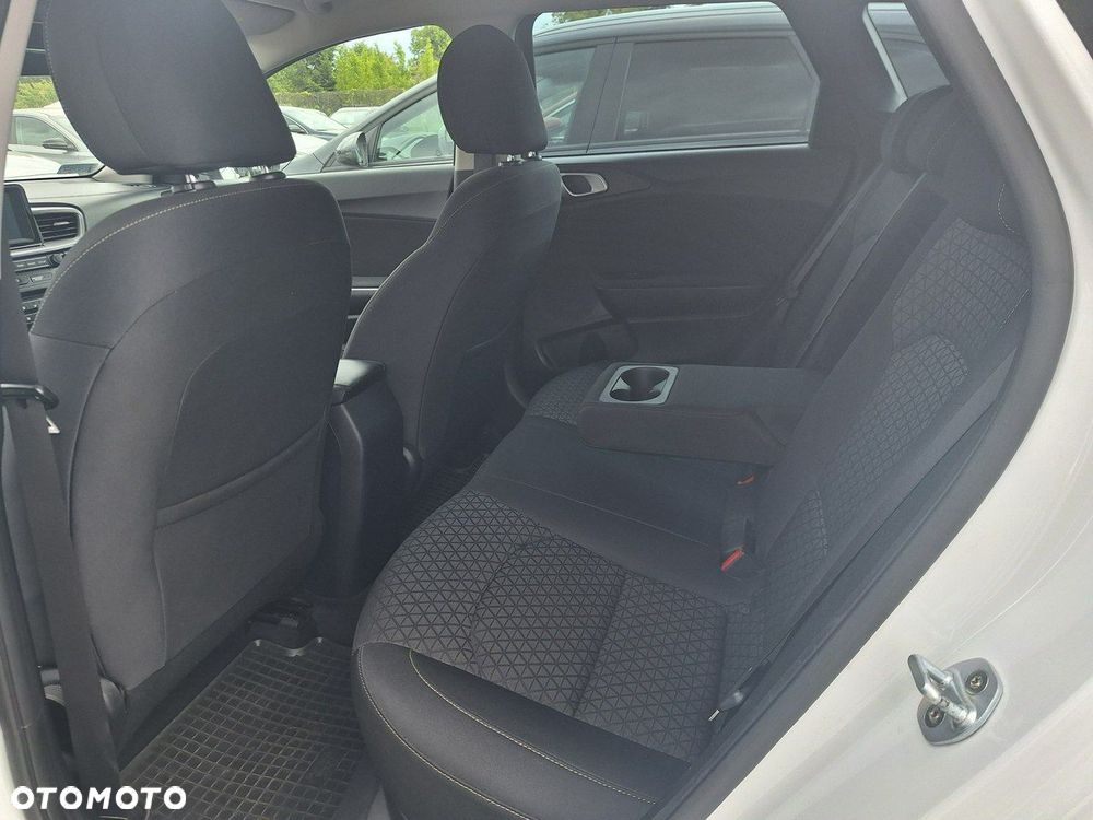 Kia Ceed 1.4 T-GDI M - 21