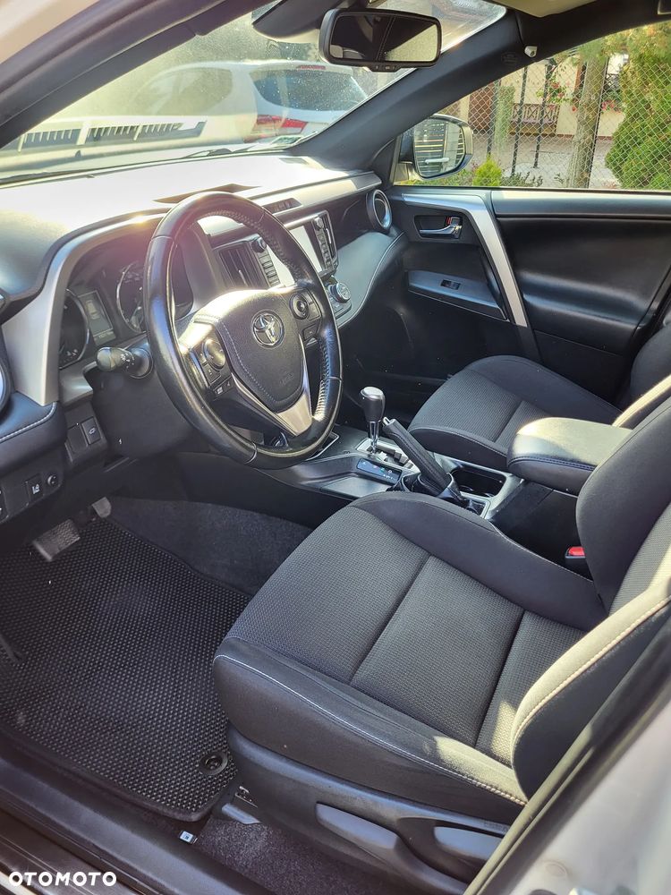 Toyota RAV4 Hybrid Premium 4x2 - 12
