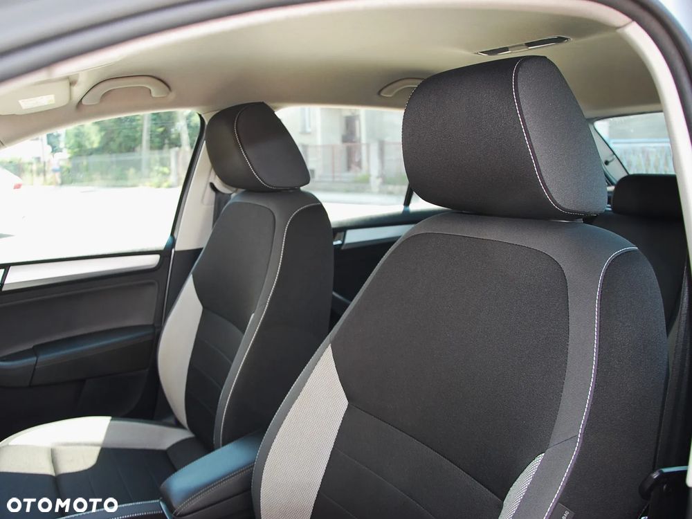 Skoda RAPID 1.0 TSI Ambition - 11