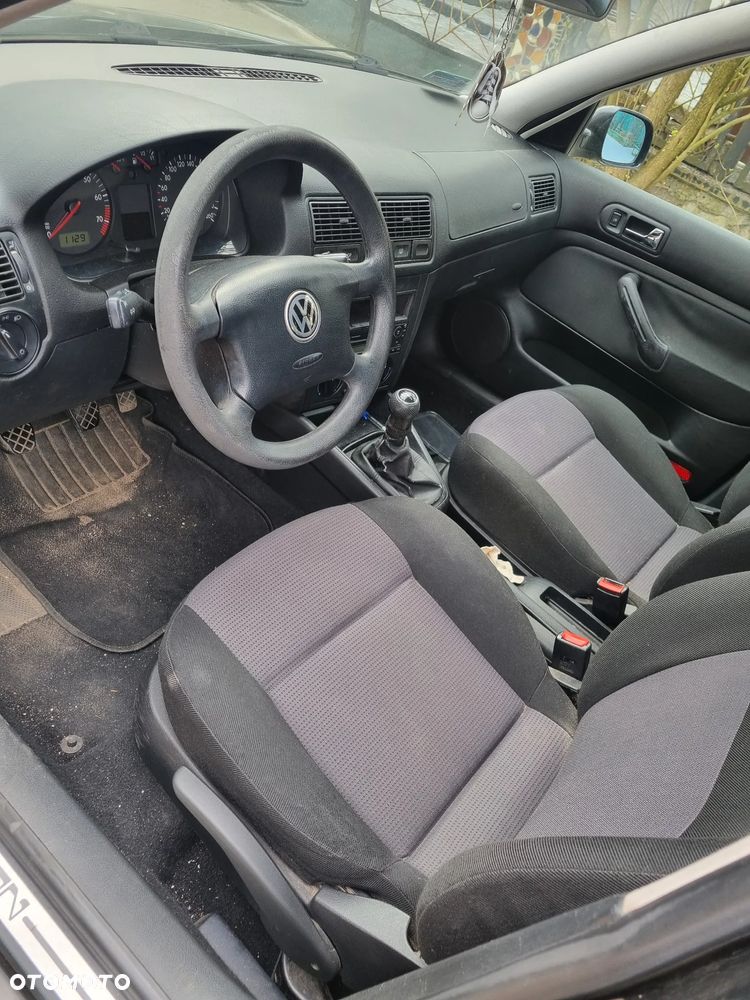 Volkswagen Golf 1.6 Comfortline - 4