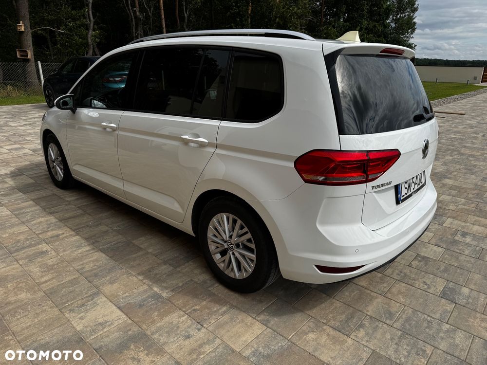 Volkswagen Touran - 5
