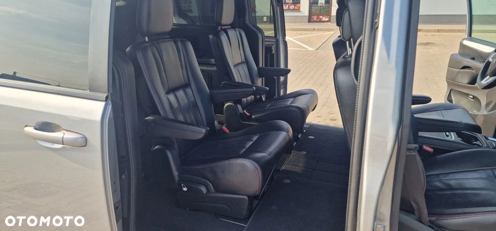 Dodge Grand Caravan - 23