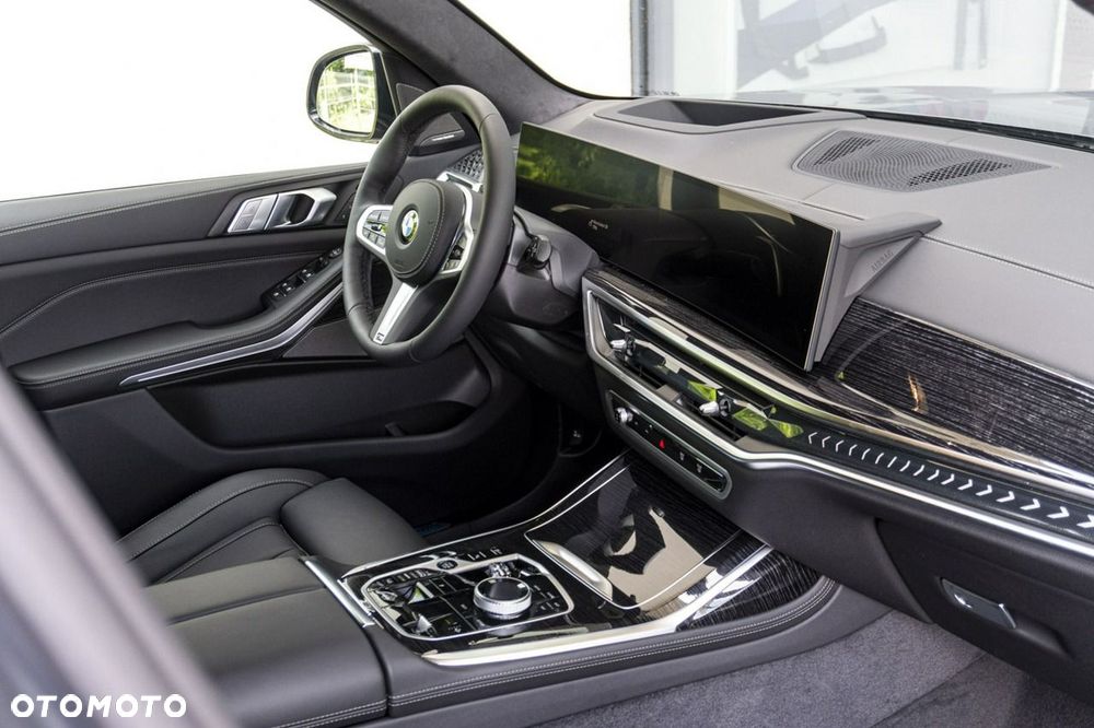 BMW X7 - 27