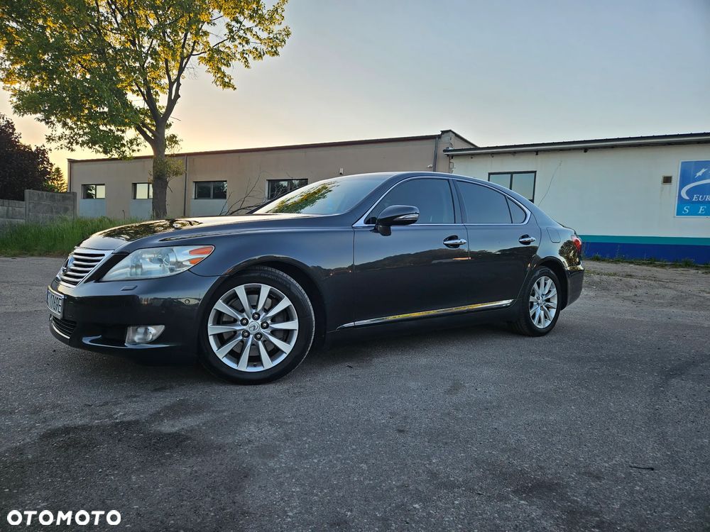 Lexus LS - 8