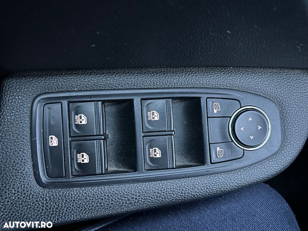 Renault Clio BLUE dCi 100 BUSINESS EDITION - 16