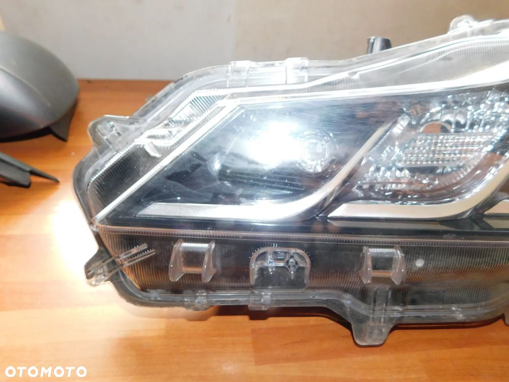 lampa lewa przód TOYOTA COROLLA E21 EU - 2