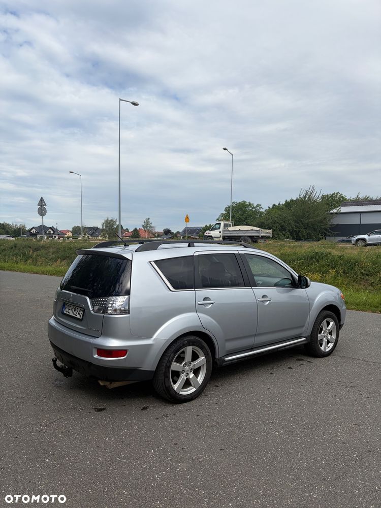 Mitsubishi Outlander 2.0 Intense NAVI 2WD EU5 - 2