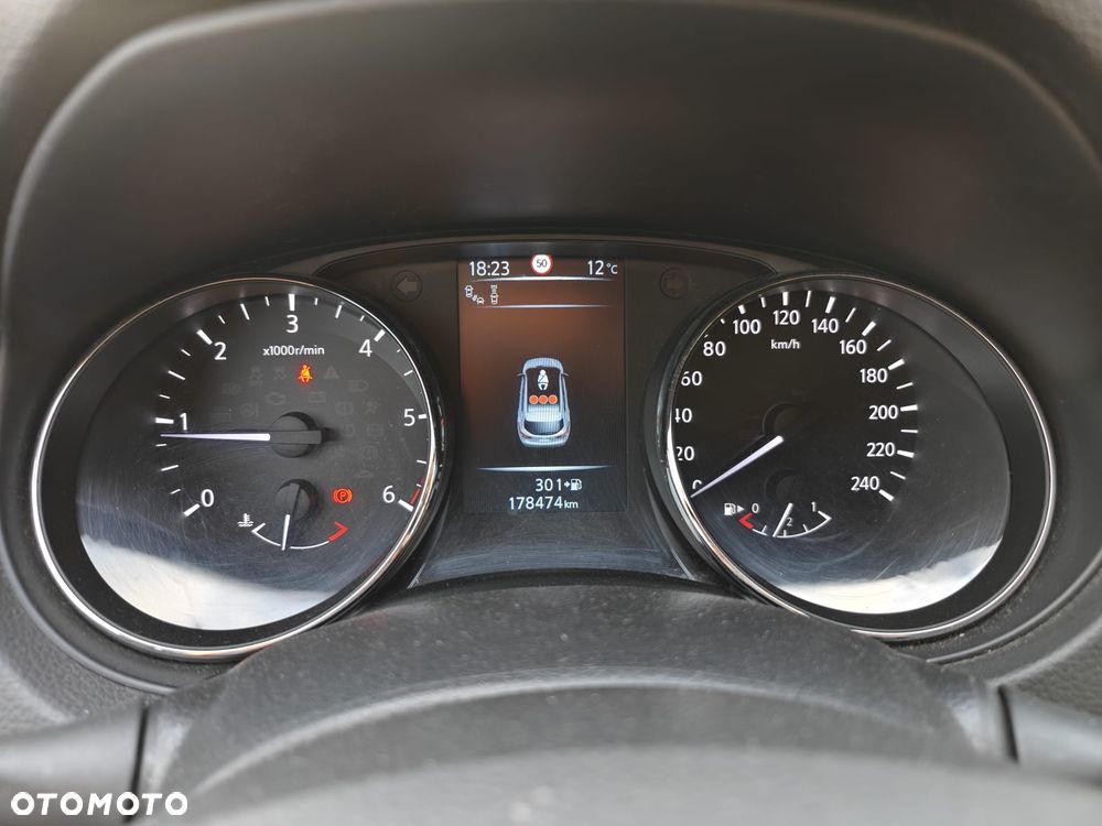Nissan Qashqai 1.6 dCi DPF tekna - 14