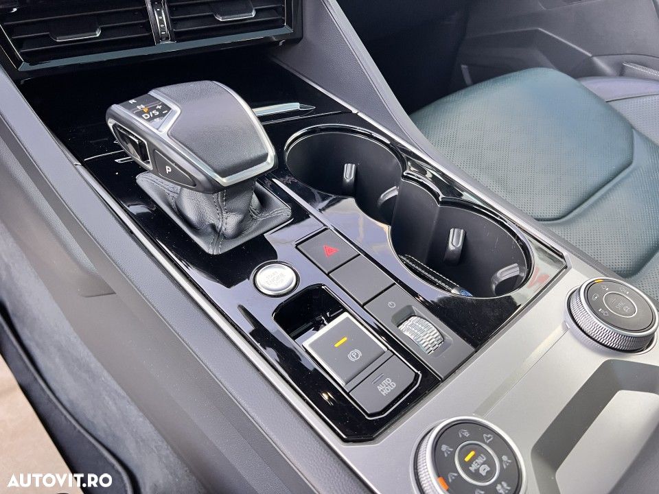 Volkswagen Touareg - 17