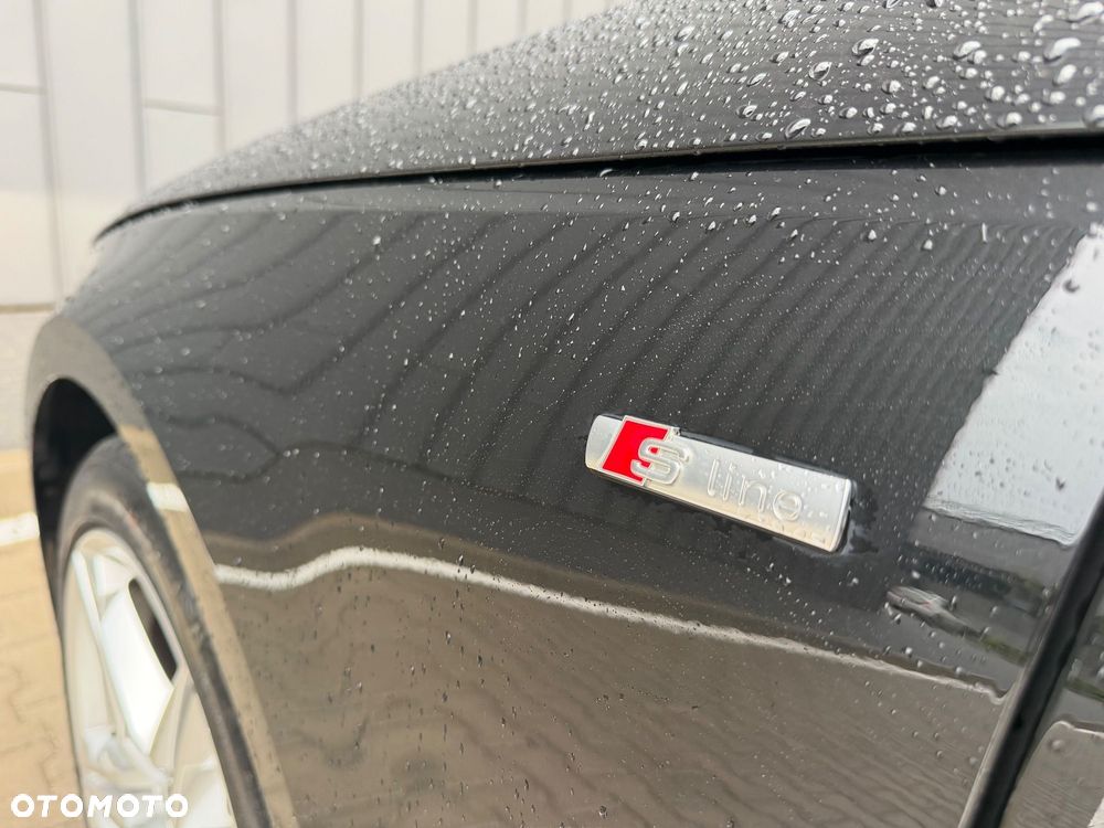 Audi A4 Avant 2.0 TDI ultra S tronic sport - 19