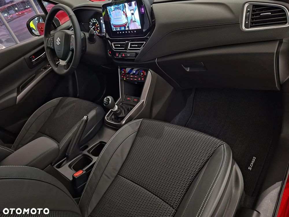 Suzuki S-Cross 1.4 BoosterJet mHEV Elegance SP 4WD - 31