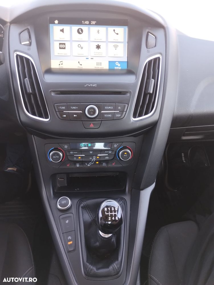 Ford Focus 1.0 EcoBoost Trend Edition - 11