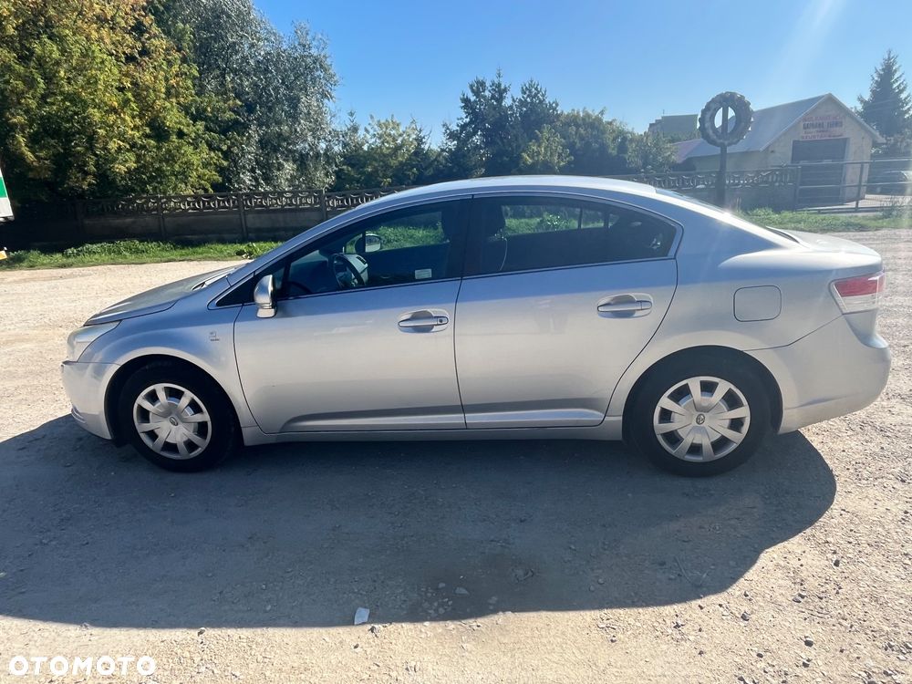 Toyota Avensis 1.8 Luna EU5 - 1