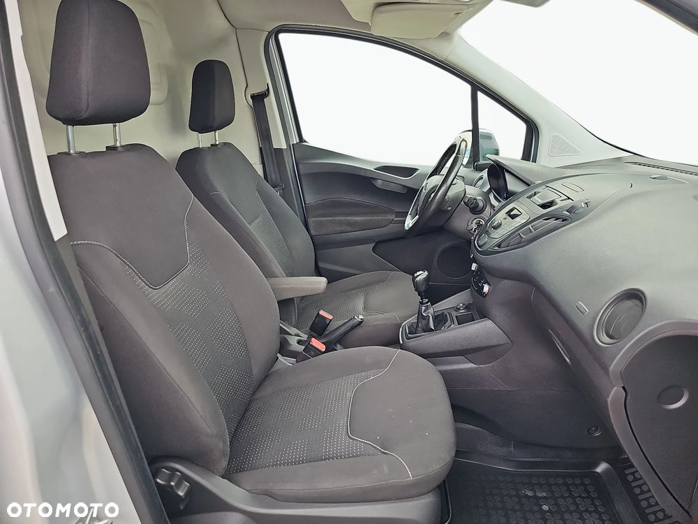 Ford Transit Courier - 16
