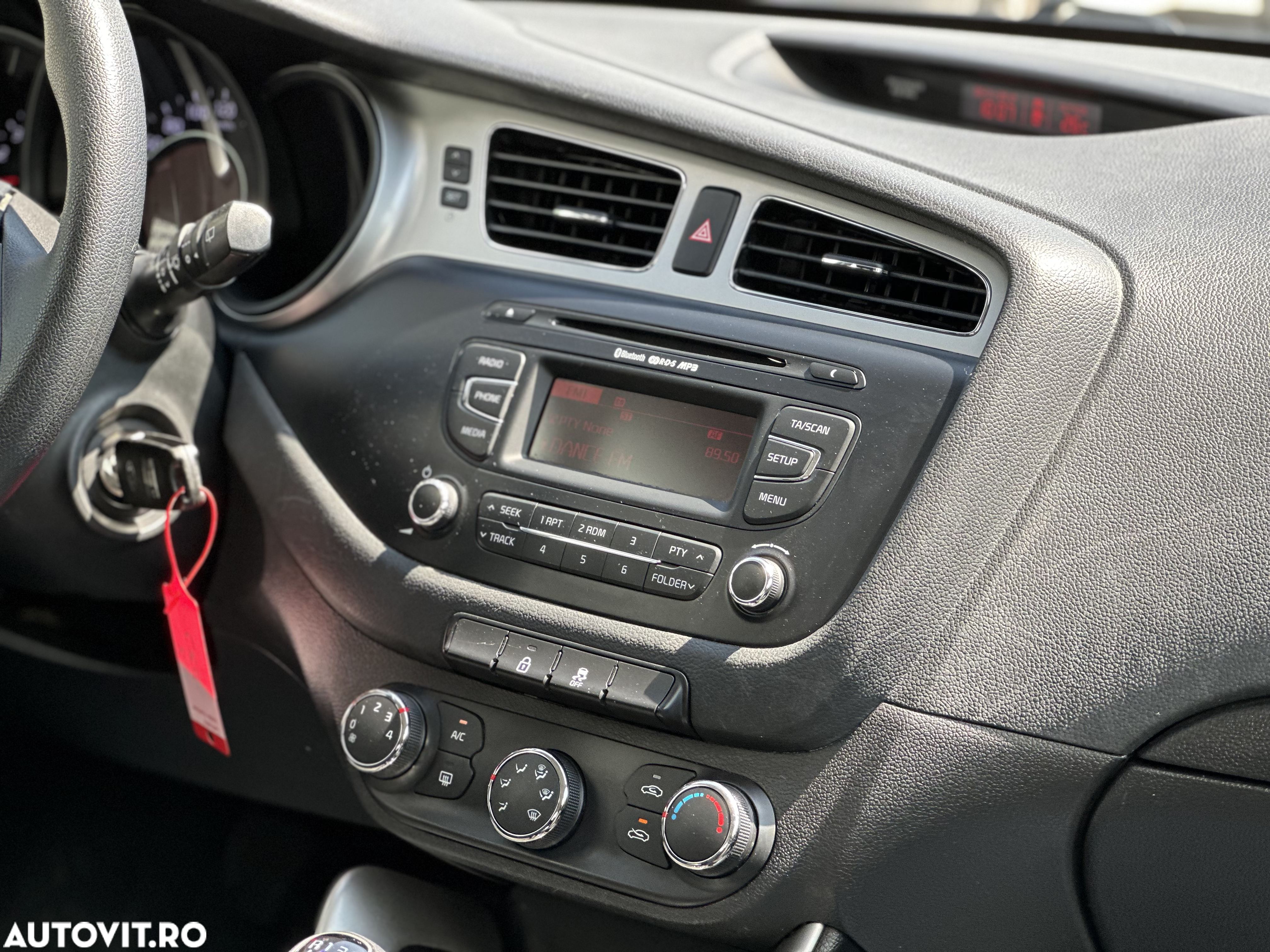 Kia Ceed 1.4 CRDi 90 ISG SW Spirit - 14