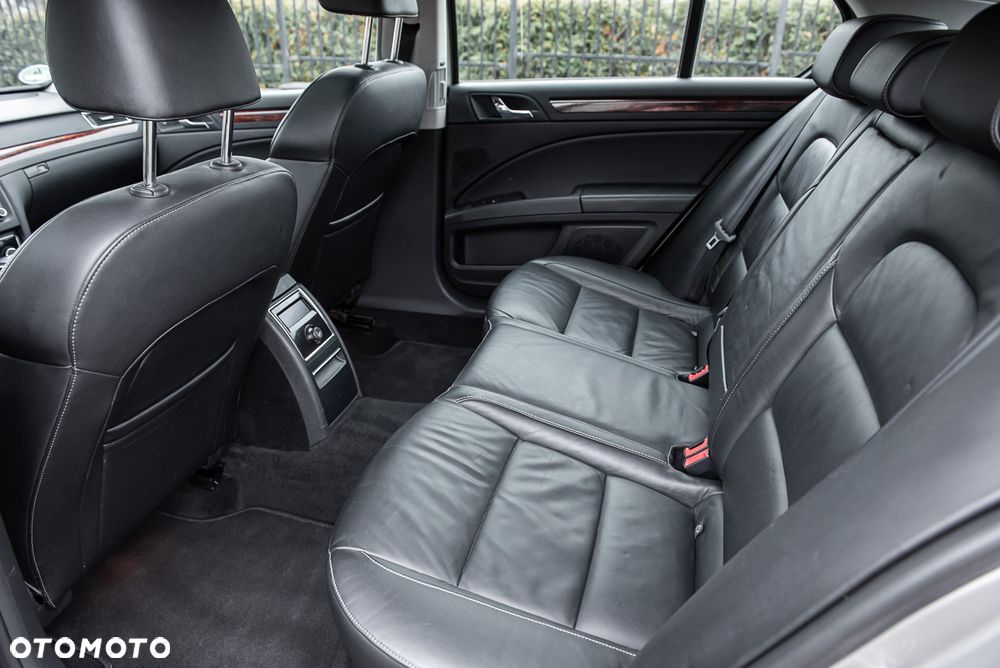 Skoda Superb 2.0 TDI DSG Elegance - 28