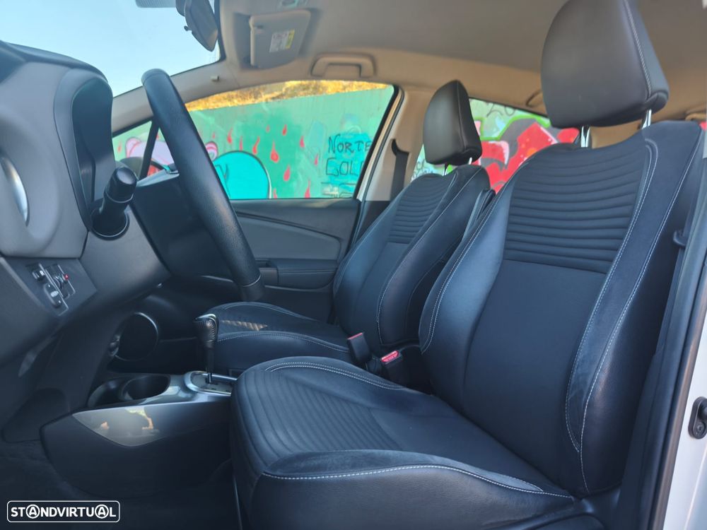 Toyota Yaris 1.5 HSD Comfort+Navi - 10