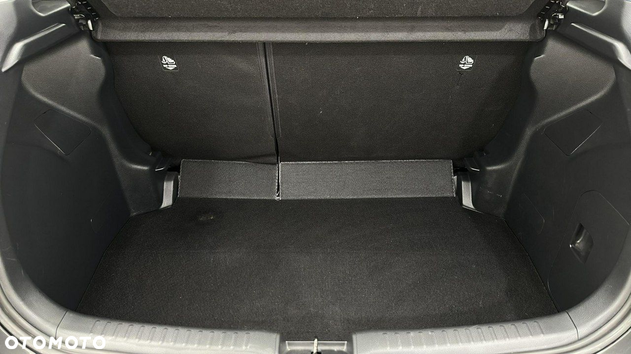 Toyota Yaris - 12