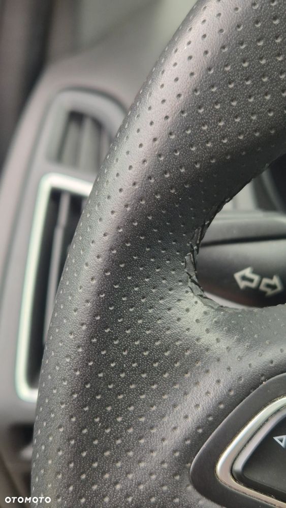 Ford Focus 2.0 EcoBoost ST mit Leder-Sport-Paket - 3