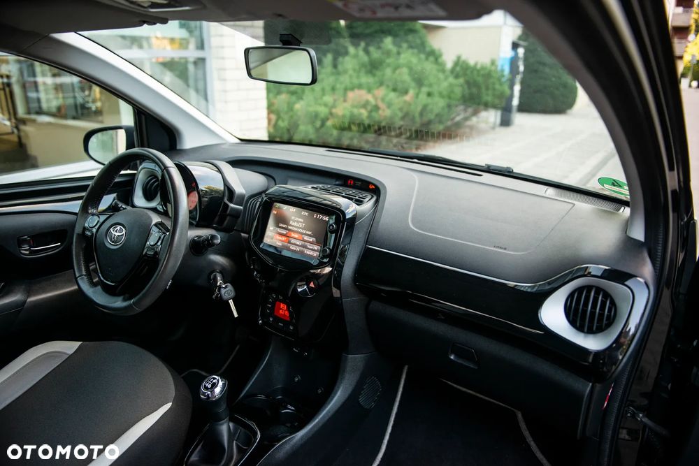 Toyota Aygo x-business - 23