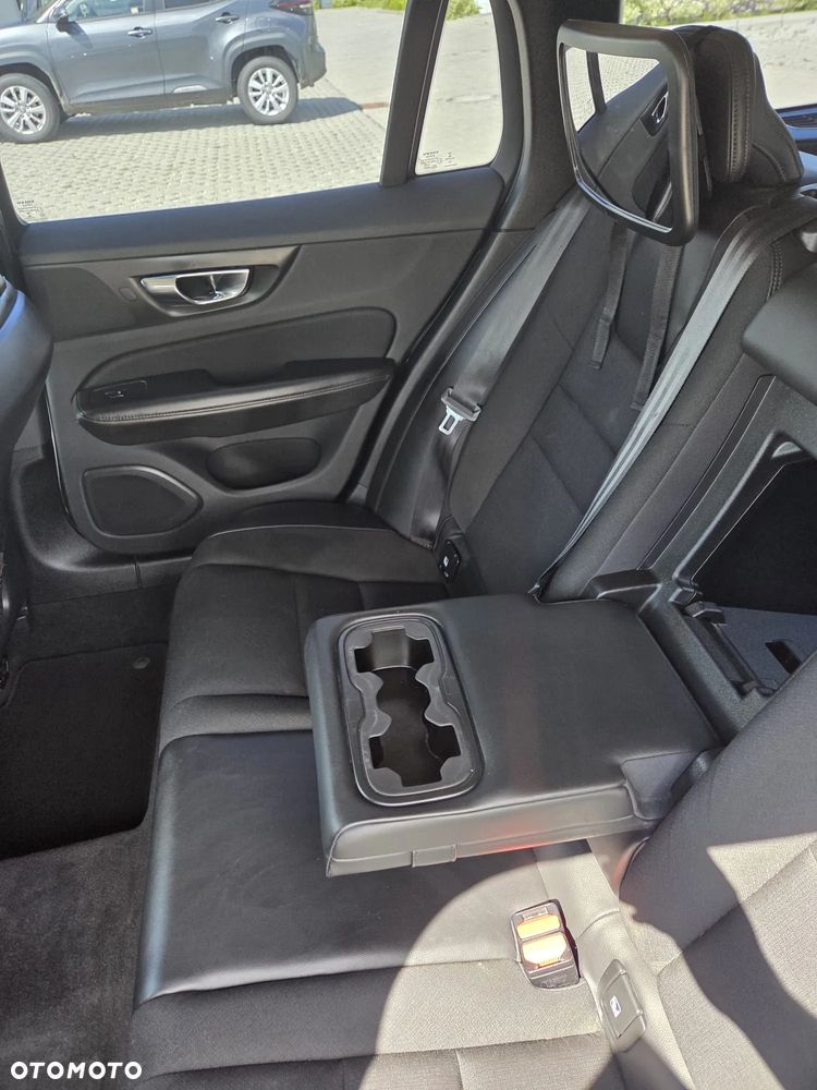 Volvo V60 D4 Geartronic Momentum - 18