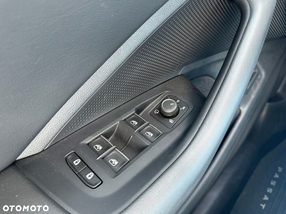 Volkswagen Passat - 24
