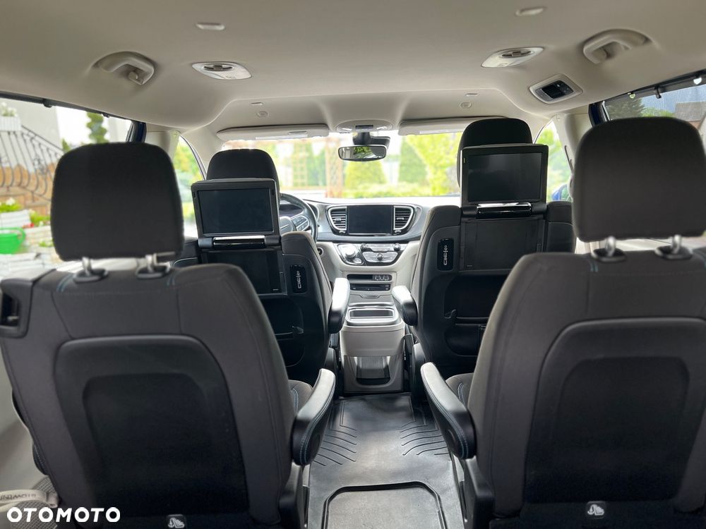 Chrysler Pacifica - 15