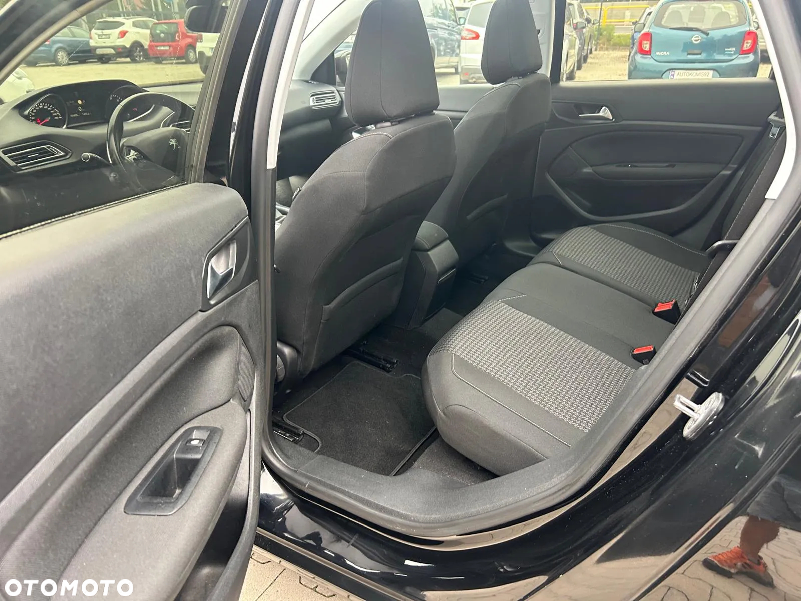 Peugeot 308 1.5 BlueHDi Allure S&S EAT6 - 19