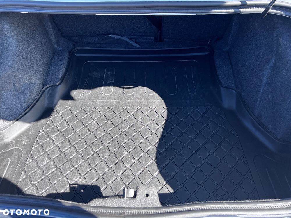 Dodge Challenger 6.2 Hellcat - 11