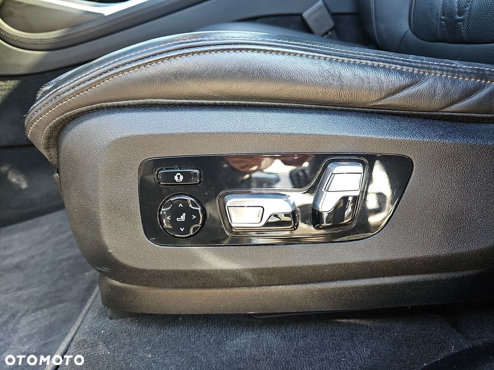 BMW X7 - 23