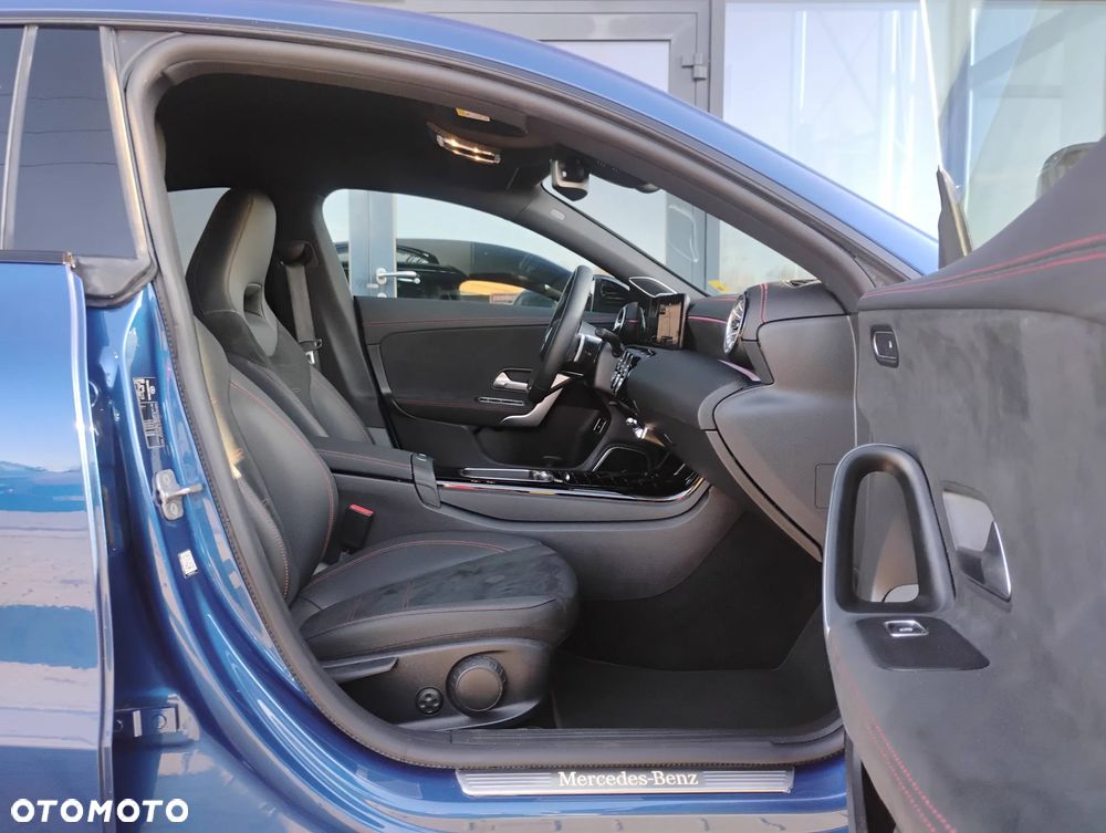 Mercedes-Benz CLA 200 AMG Line 7G-DCT - 15