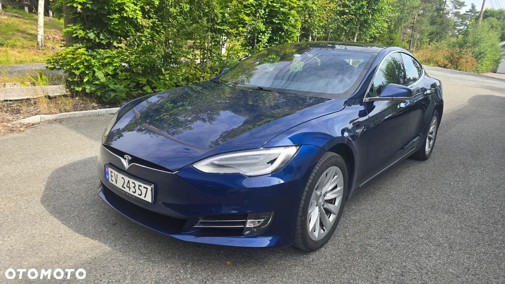 Tesla Model S - 2