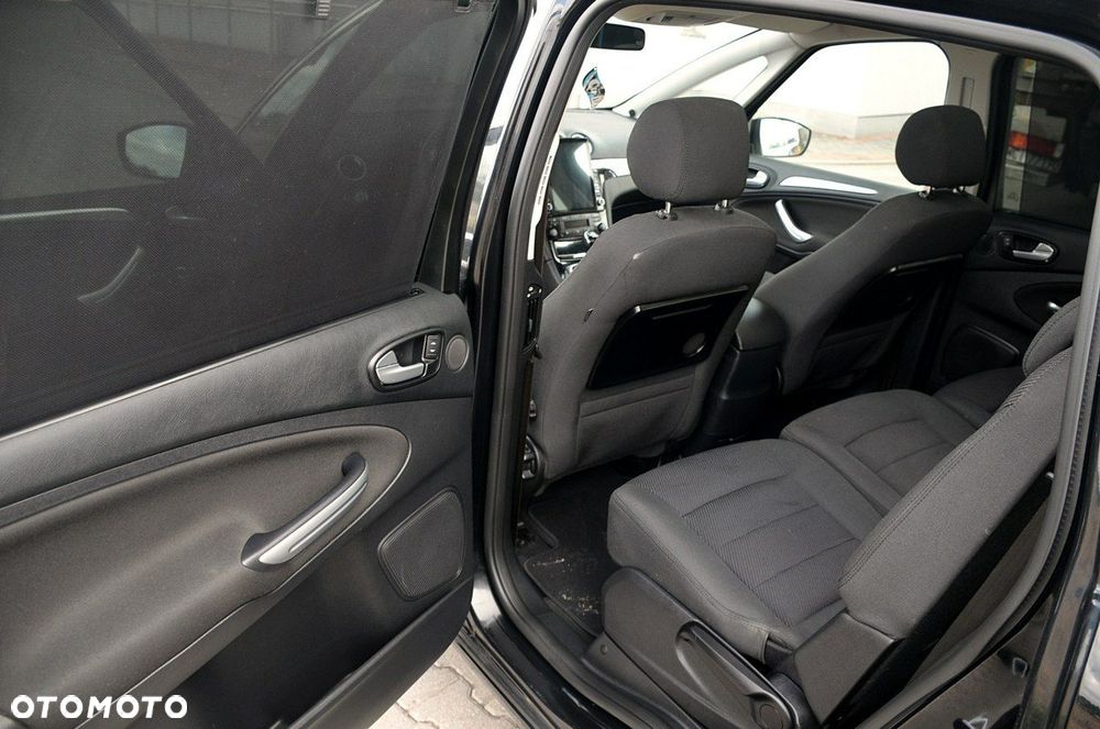 Ford S-Max - 16