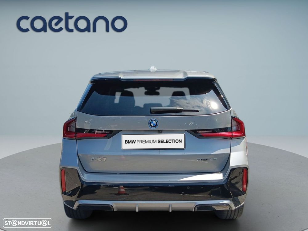 BMW iX1 eDrive20 Pack Desportivo M - 7