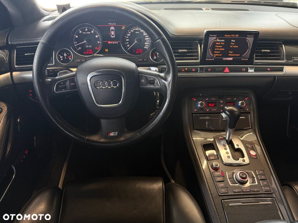 Audi S8 - 23