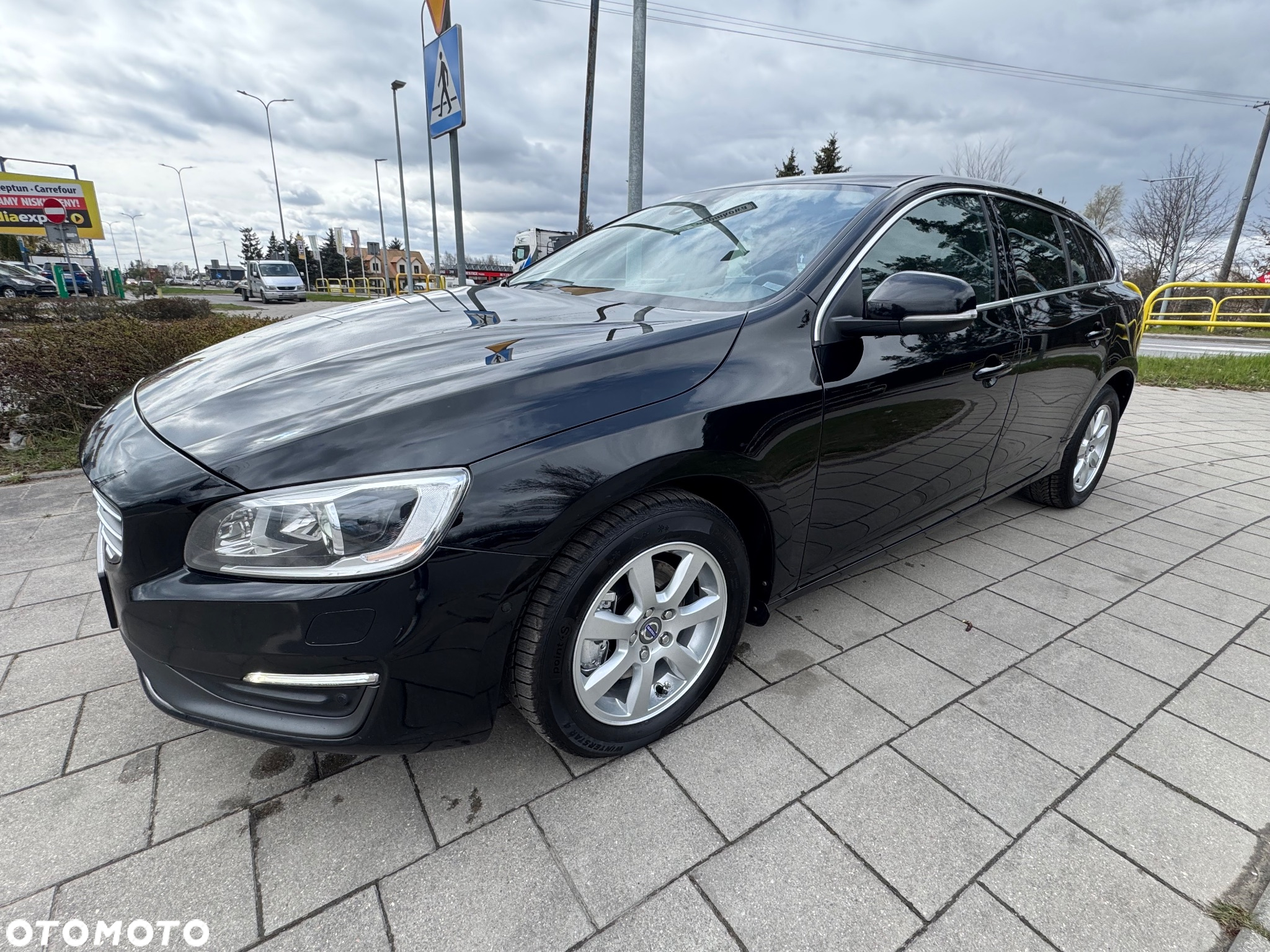Volvo V60 D4 Momentum - 14
