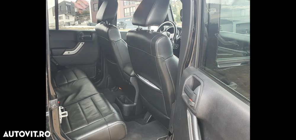 Jeep Wrangler 2.8 CRD AT Sahara - 28