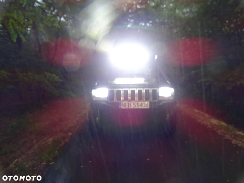 Jeep Grand Cherokee 4.0 Laredo - 25