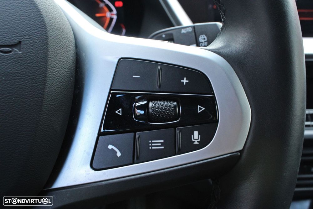 BMW 116 d Pack Desportivo M Auto - 9