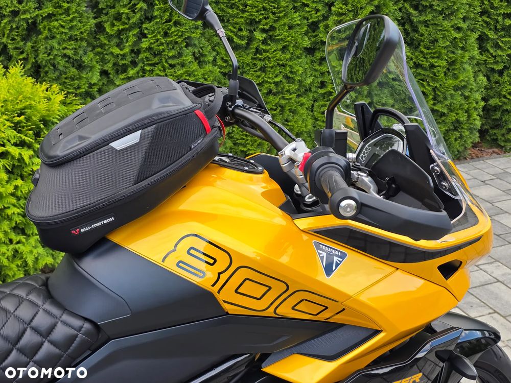 Triumph Tiger - 12