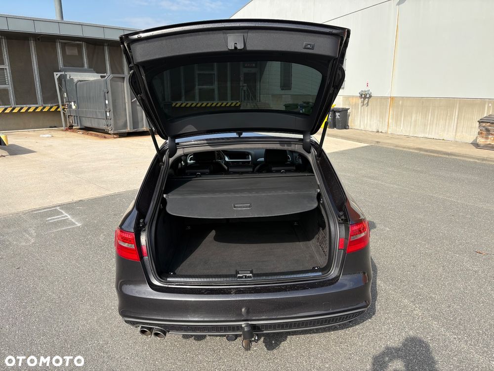 Audi A4 Avant 2.0 TDI DPF clean diesel S line Sportpaket - 16